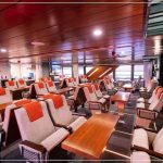 کشتی تاپ تورز کیش سالن VIP و میز بیزنس