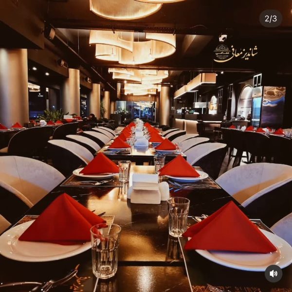 محیط رستوران شاندیز لانژ کیش