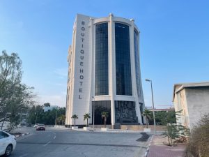 بوتیک هتل ترمه کیش نمای پشتی